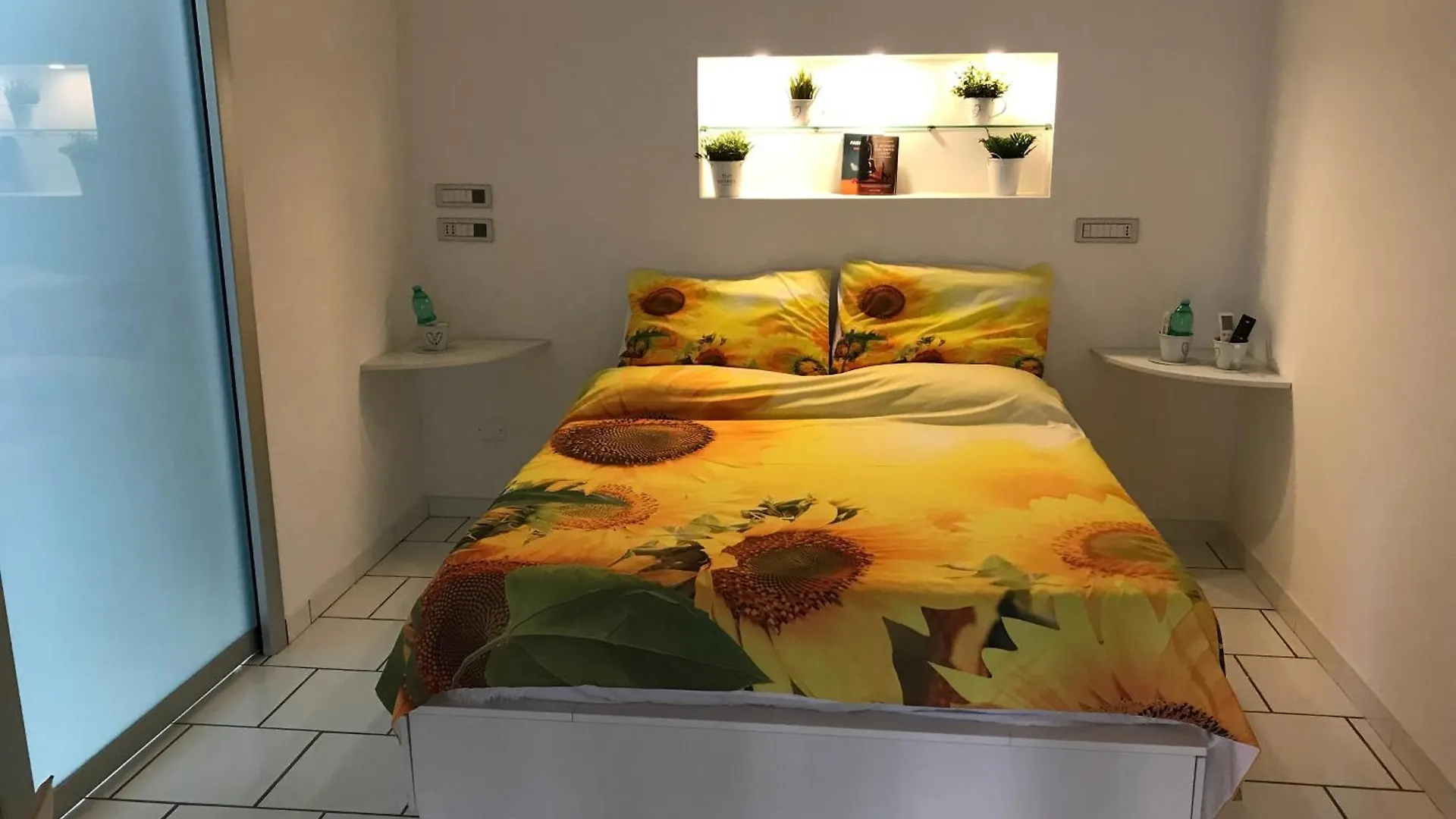 Casa Sandro 8 Naples 0*,